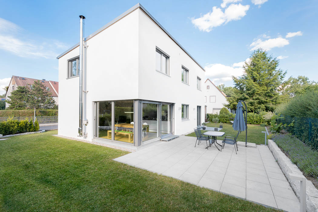 Baulücke perfekt genutzt, plusEnergieArchitektur plusEnergieArchitektur Modern houses