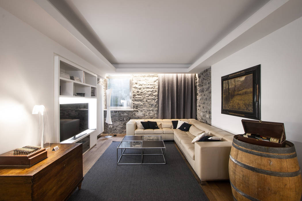 VL_Progetto di interni per una villa storica sul Lago di Como, Chantal Forzatti architetto Chantal Forzatti architetto Modern living room پتھر
