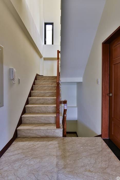 溪福金品, 讚基營造有限公司 讚基營造有限公司 Modern Corridor, Hallway and Staircase