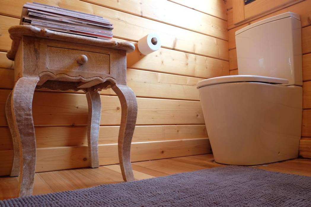 RUSTICASA | Pine Cottage | Zambujeira do Mar, RUSTICASA RUSTICASA Country style bathrooms Solid Wood Multicolored