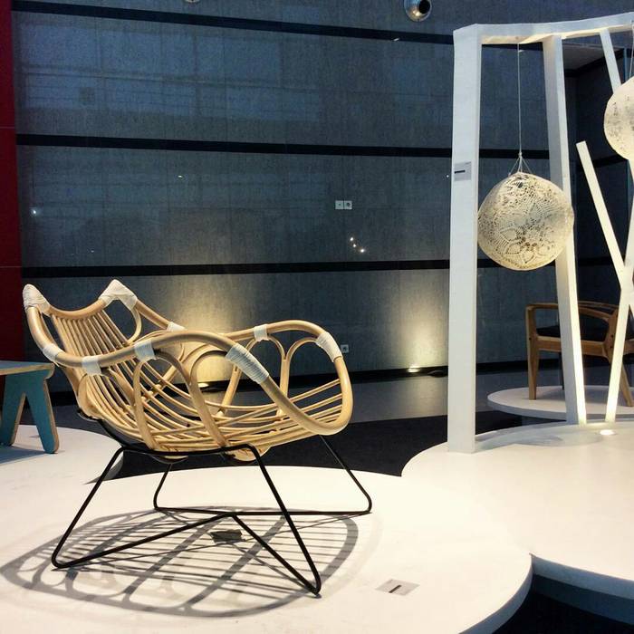 Karapan Rattan Chair, Kesan Mendalam Design Studio Kesan Mendalam Design Studio Ruang Keluarga Modern Stools & chairs
