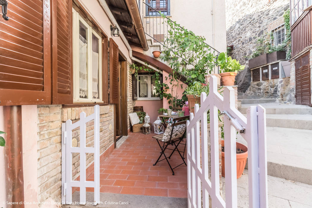 Centro Storico Boho, Sapere di Casa - Architetto Elena Di Sero Home Stager Sapere di Casa - Architetto Elena Di Sero Home Stager Balkon, Beranda & Teras Gaya Eklektik