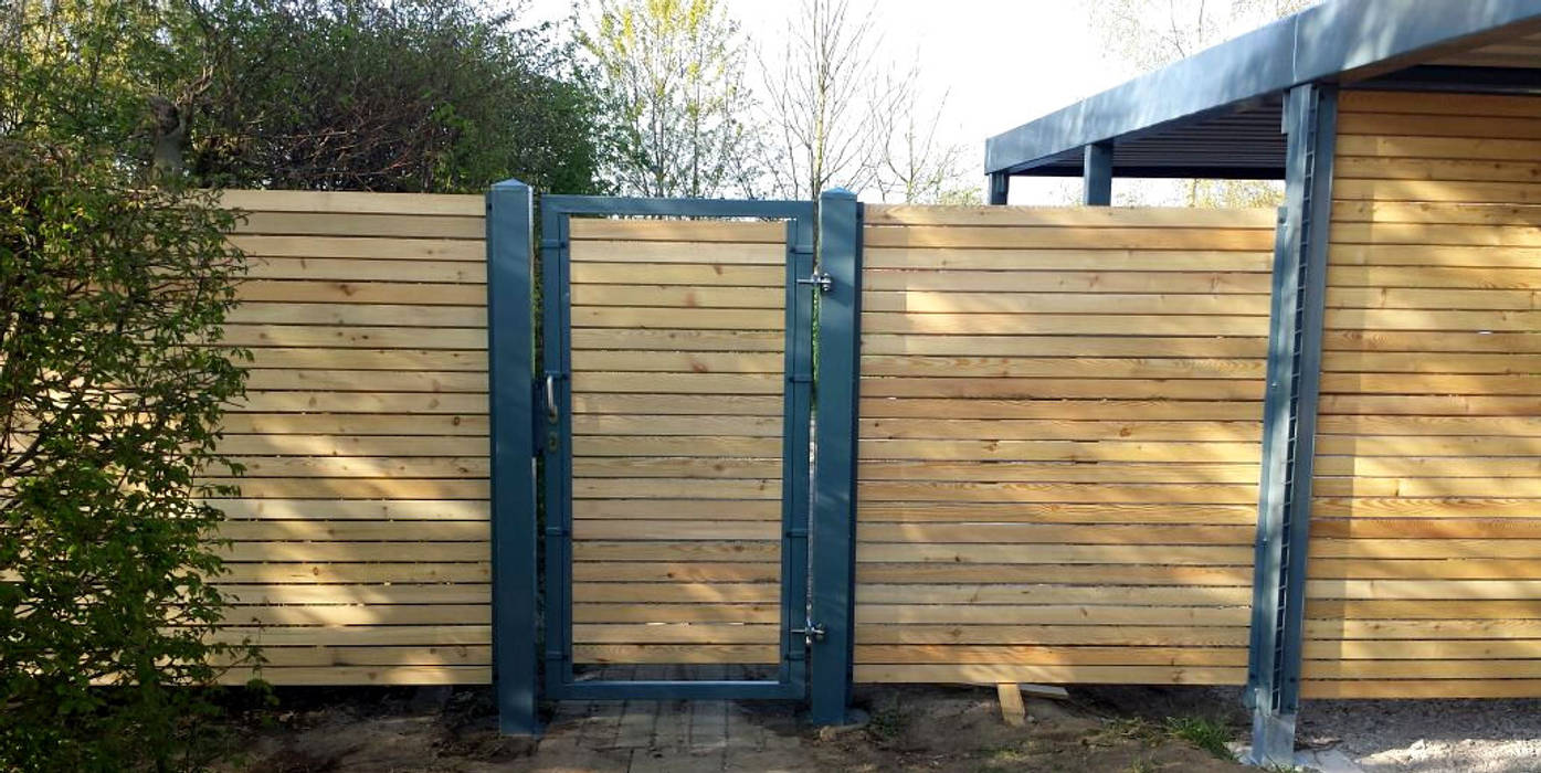 Holz Sichschutz Hinterseite Von Carport Schmiede Gmbh Co Kg Hersteller Fur Metallcarports Und Stahlcarports Auf Mass Modern Eisen Stahl Homify