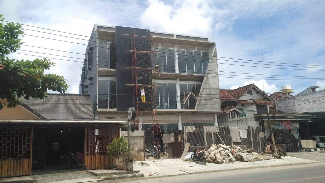 Ruko 3 Lt Tatalala bplusarsitektur Ruang Komersial Kantor & toko