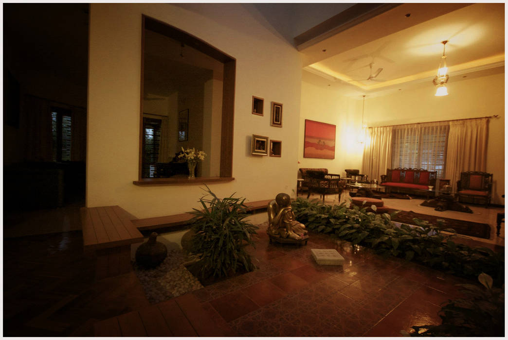 Temple Bells - Arati and Sundaresh's Residence, Sandarbh Design Studio Sandarbh Design Studio สไตล์ผสมผสาน ทางเดินห้องโถงและบันได