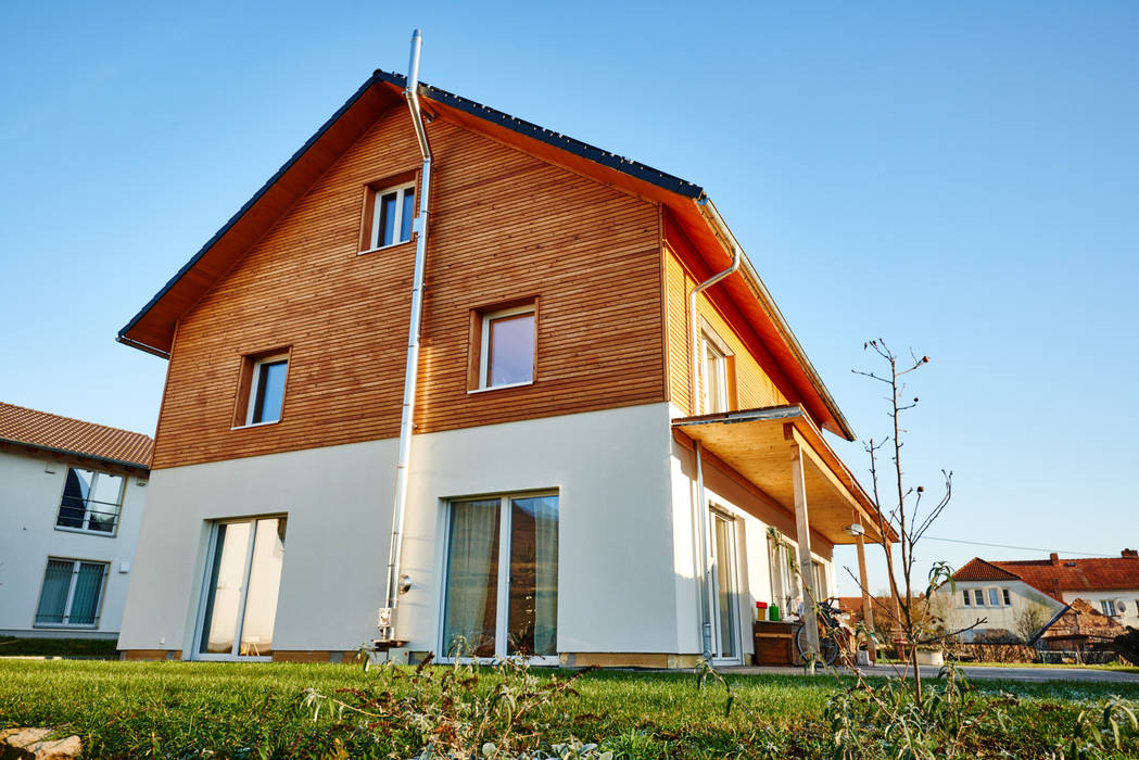 PASSIVHAUS PARTSCHEFELD - MUSTERHAUS, architekturbuero dunker architekturbuero dunker 省エネ住宅