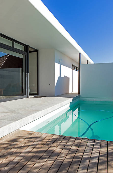 ALTERATION SEA POINT, CAPE TOWN, Grobler Architects Grobler Architects Minimalistische Pools