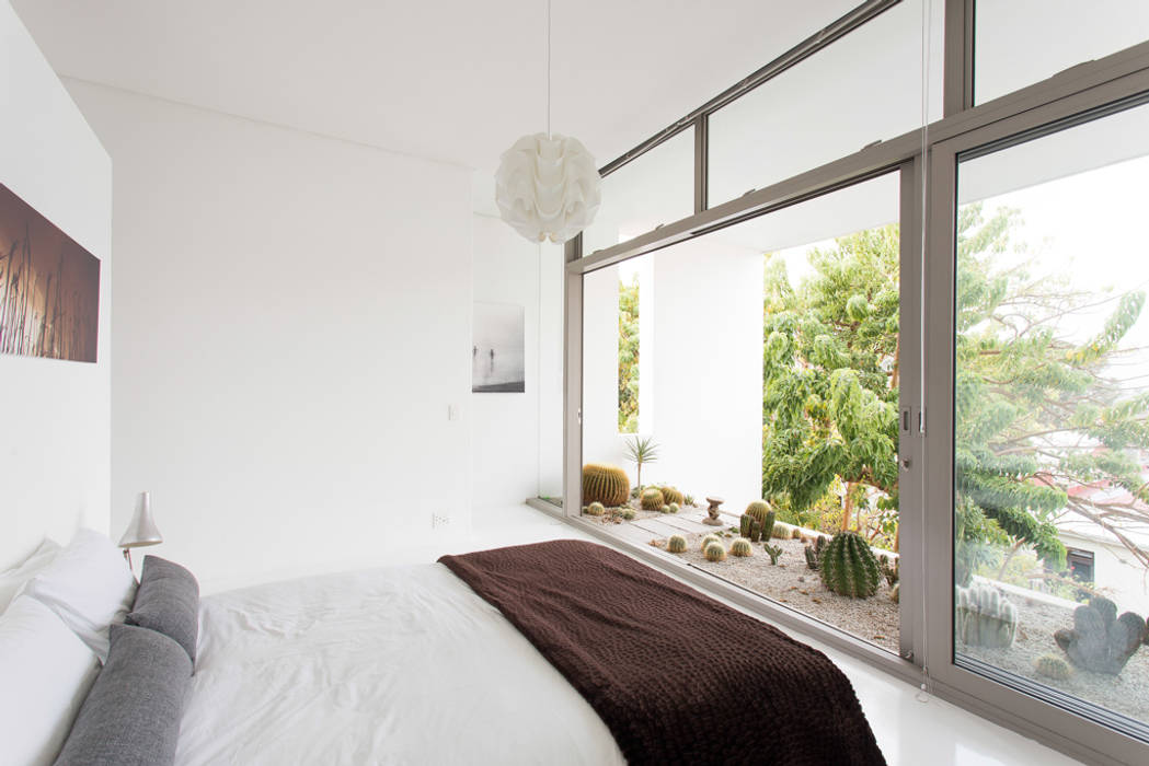 NEW HOUSE GARDENS, CAPE TOWN, Grobler Architects Grobler Architects Bedroom