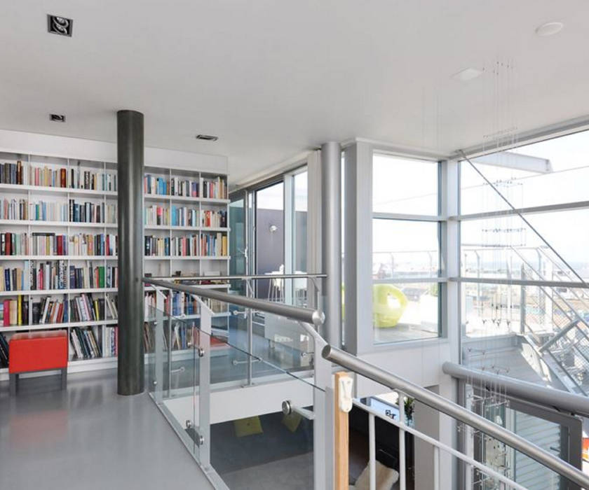 Penthouse Nautilus - Scheveningse Haven, Archipelontwerpers Archipelontwerpers Industriële studeerkamer Boekenkast,Plank,Meubilair,Venster,Gebouw,Armatuur,rekken,Publicatie,Vloer,Boek