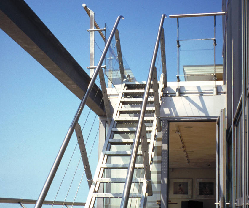 Penthouse Harbourview, Archipelontwerpers Archipelontwerpers Industrial style balcony, porch & terrace