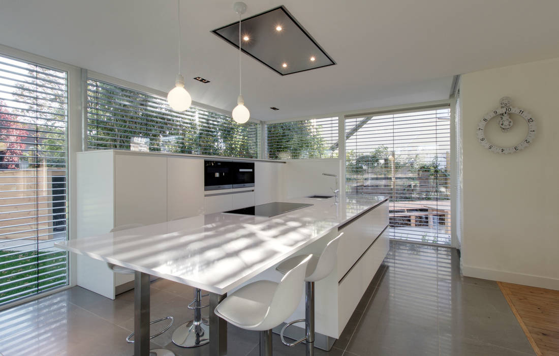 homify Modern style kitchen