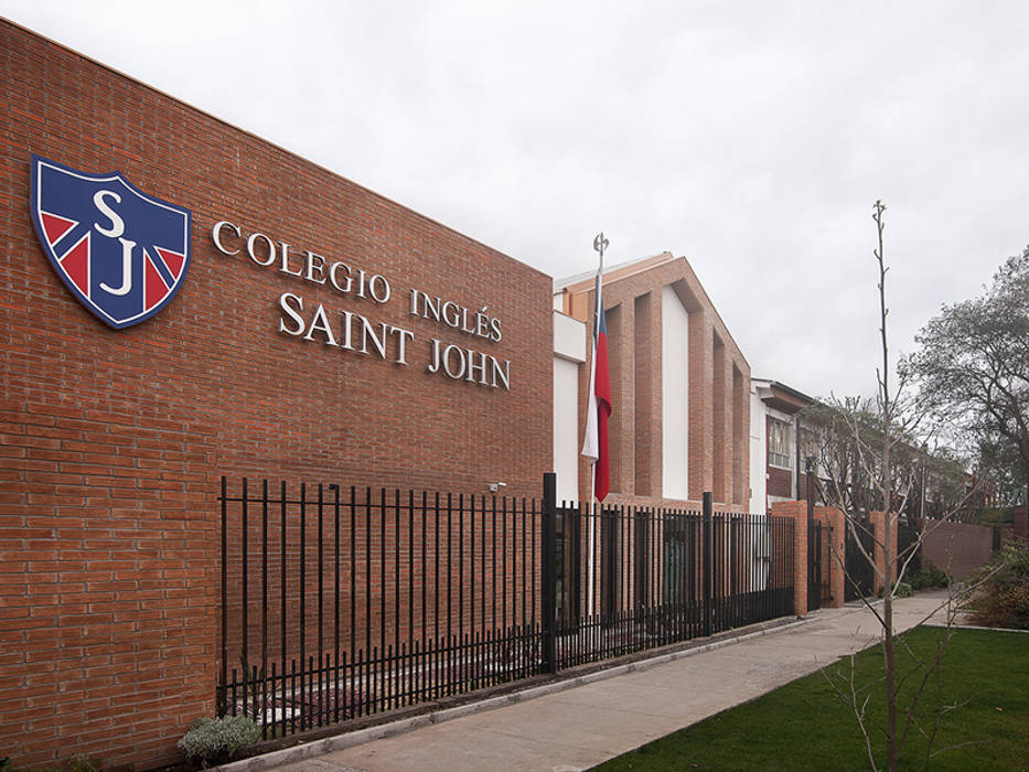 Colegio Inglés Saint John, Bauer Arquitectos Bauer Arquitectos Oficinas y bibliotecas de estilo clásico