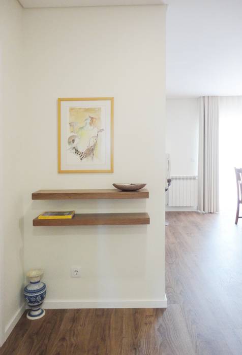 Modern corridor, hallway & stairs by GAAPE - ARQUITECTURA, PLANEAMENTO E ENGENHARIA, LDA Modern
