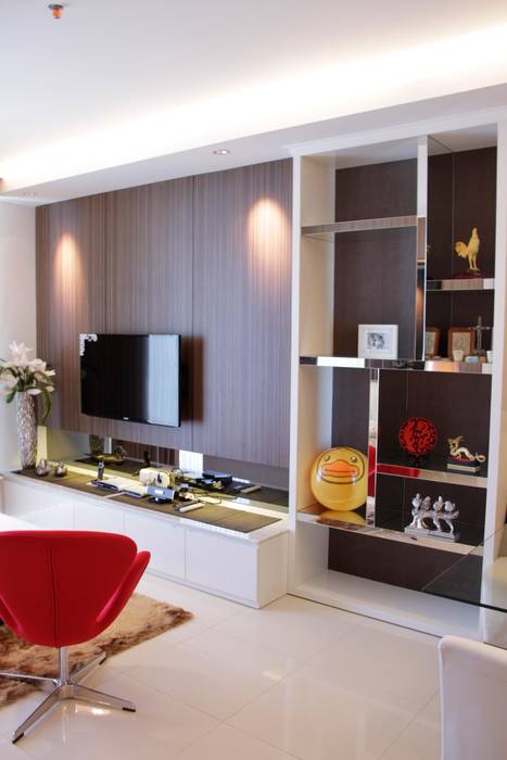 Mr Anton private apartment at The Via Ciputra World, Kottagaris interior design consultant Kottagaris interior design consultant Salas de estilo minimalista