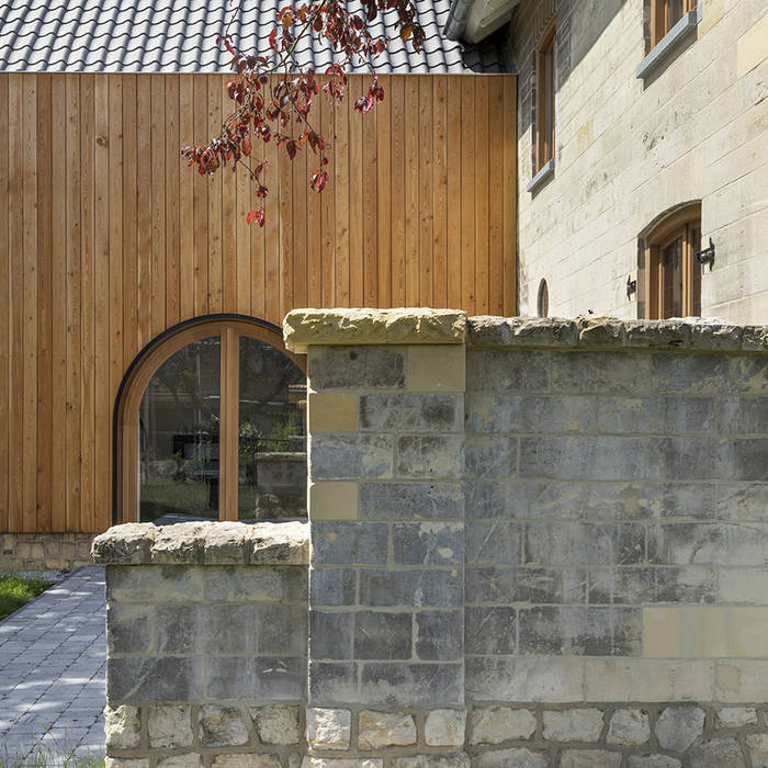 oud & nieuw De Nieuwe Context Villa Hout Hout hout,mergel,gevel,dak,kozijnen,eiken,lariks,glas,poort