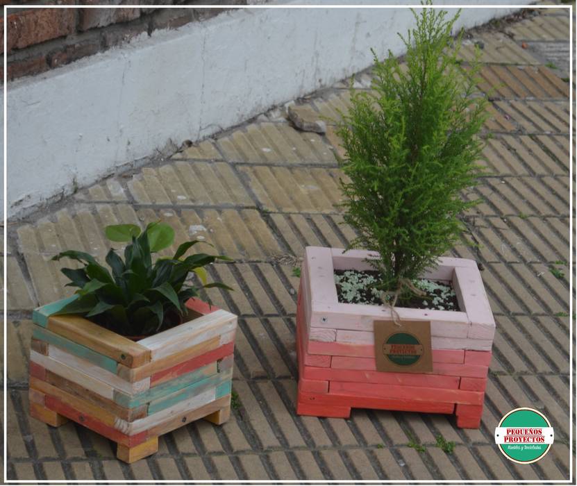 MACETA , Pequeños Proyectos Pequeños Proyectos Jardines de estilo rústico Madera Acabado en madera Jarrones y macetas