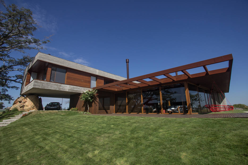 Pergolado e revestimento em aço corten, Belas Artes Estruturas Avançadas Belas Artes Estruturas Avançadas Casas do campo e fazendas Ferro/Aço