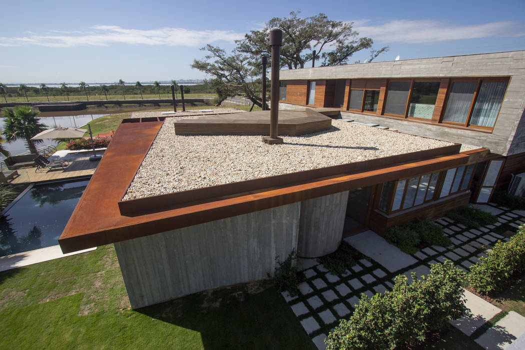 Pergolado e revestimento em aço corten, Belas Artes Estruturas Avançadas Belas Artes Estruturas Avançadas Jardins de pedras Ferro/Aço