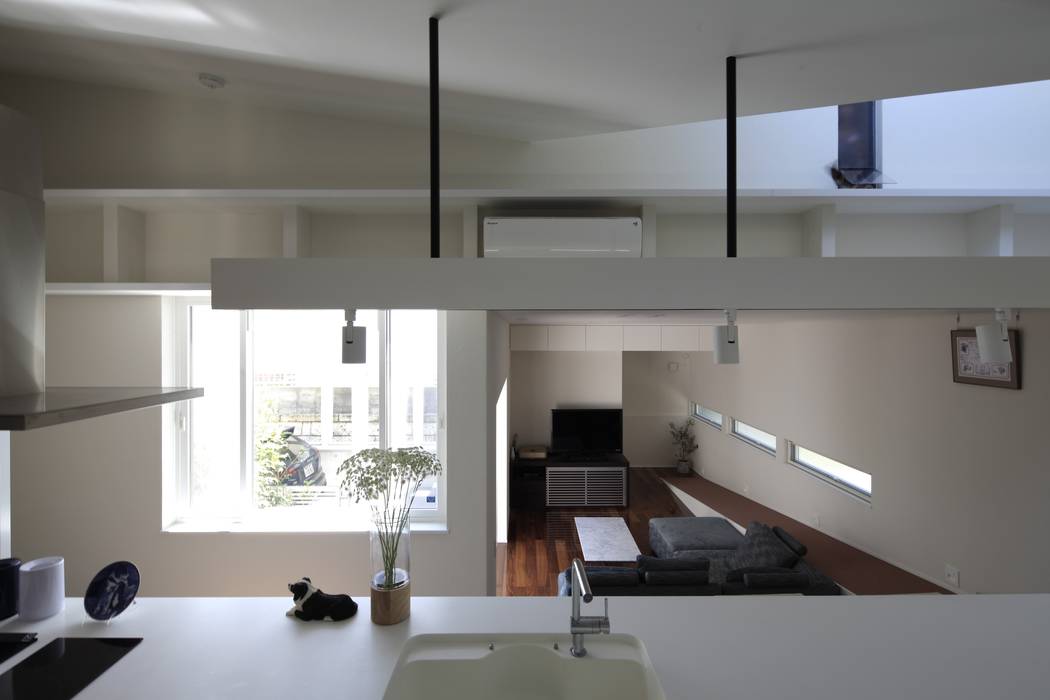 スロープの家・卍（愛犬家・愛猫家住宅）, 前田敦計画工房 前田敦計画工房 Modern style bedroom