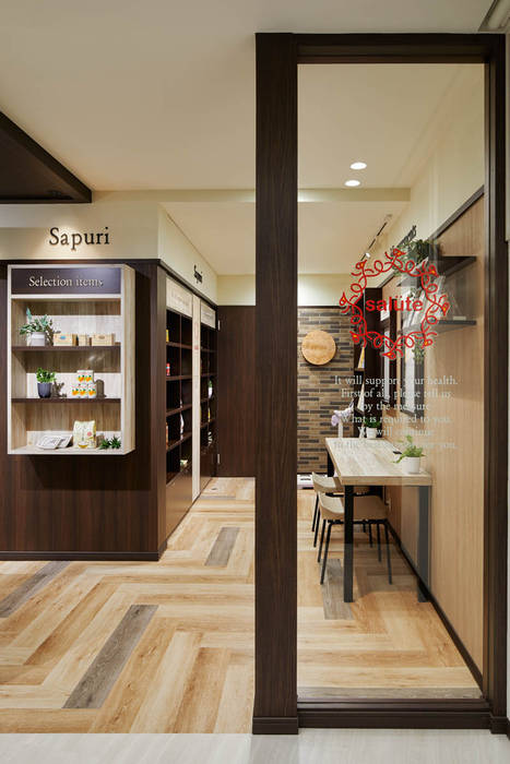 地域の交流の場「薬局」長居する薬局, 株式会社Juju INTERIOR DESIGNS 株式会社Juju INTERIOR DESIGNS Spazi commerciali Vetro Spazi commerciali