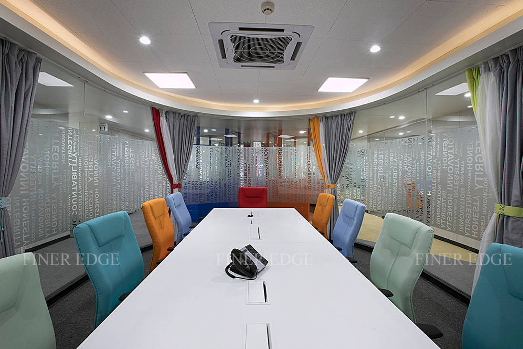 US multinational “Xpanxion” at Pune , Finer Edge Architects & Interior Designers Finer Edge Architects & Interior Designers Commercial spaces Commercial Spaces