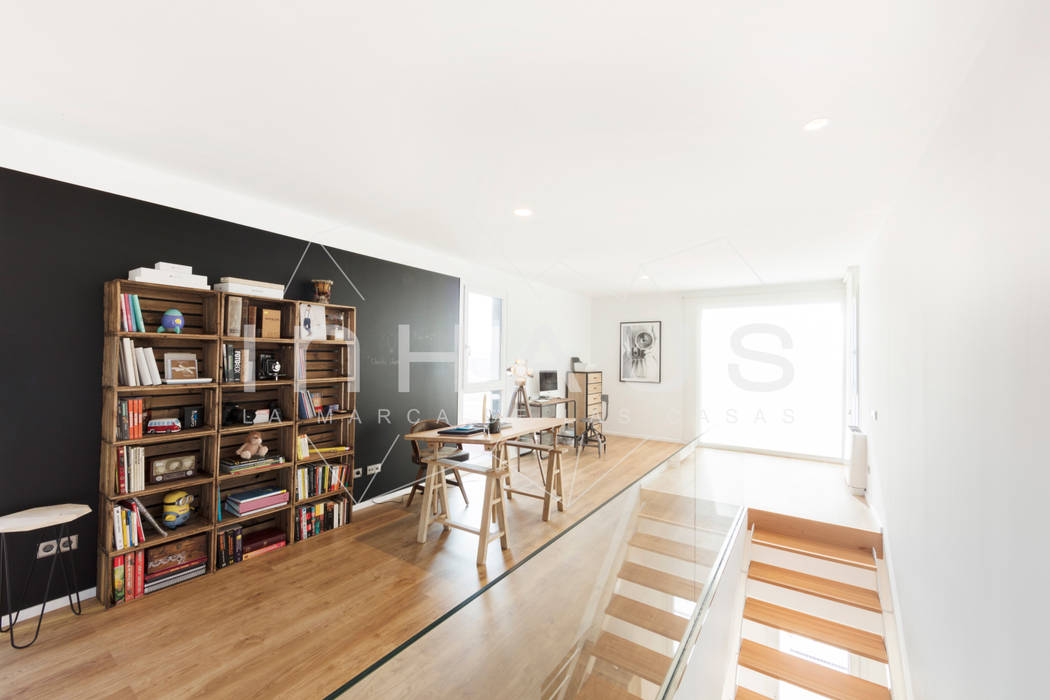 Modern Çalışma Odası Casas inHAUS Modern Ahşap-Plastik Kompozit