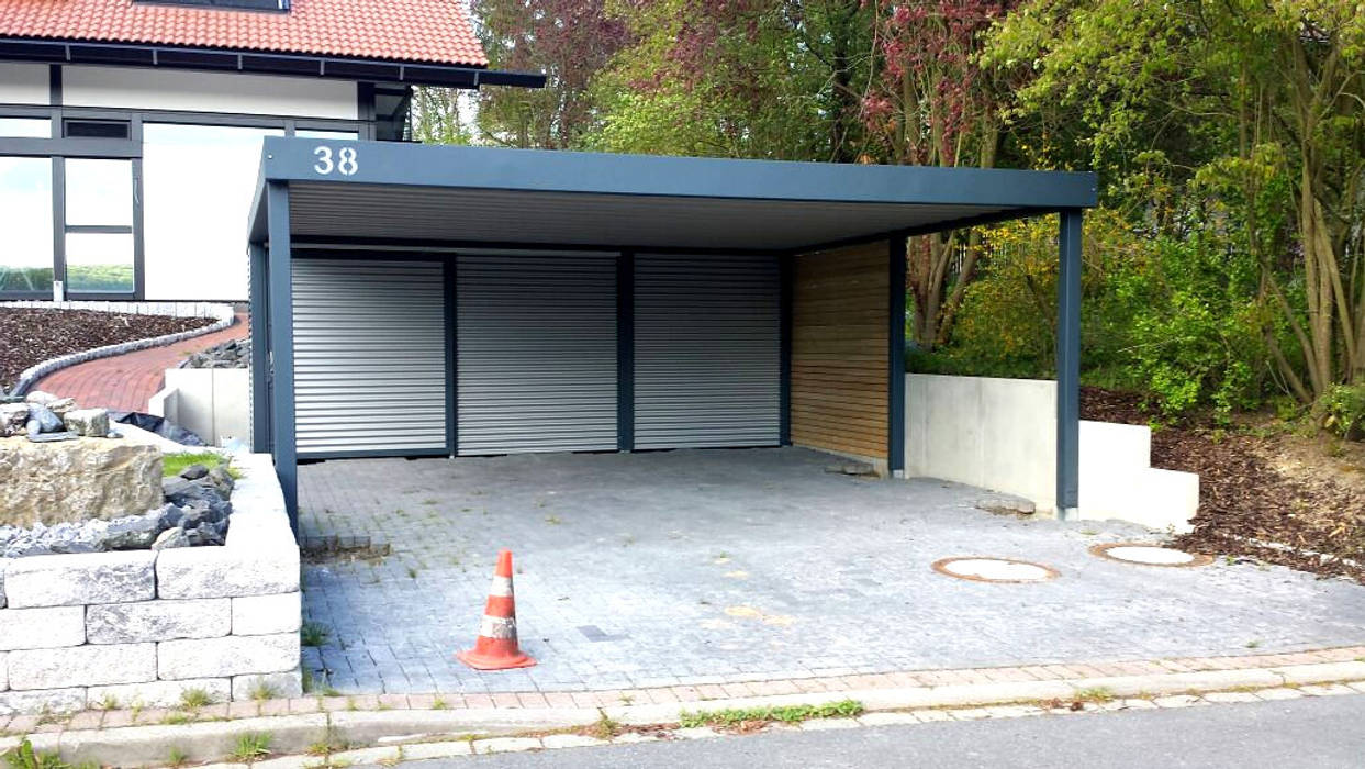 Stahlcarport mit Geräteraum, Carport-Schmiede GmbH & Co. KG - Hersteller für Metallcarports und Stahlcarports auf Maß Carport-Schmiede GmbH & Co. KG - Hersteller für Metallcarports und Stahlcarports auf Maß Cocheras abiertas Hierro/Acero