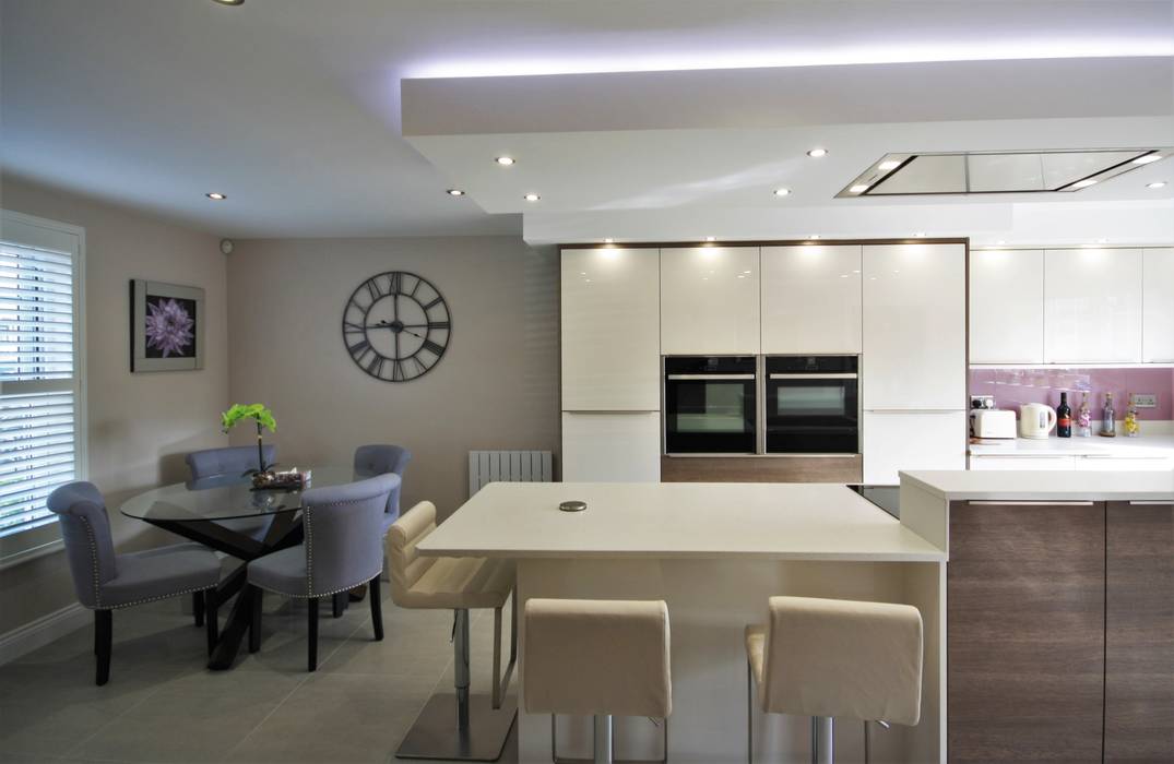 Stunning Kitchen Design In Ivory And Old American Panelling Modern