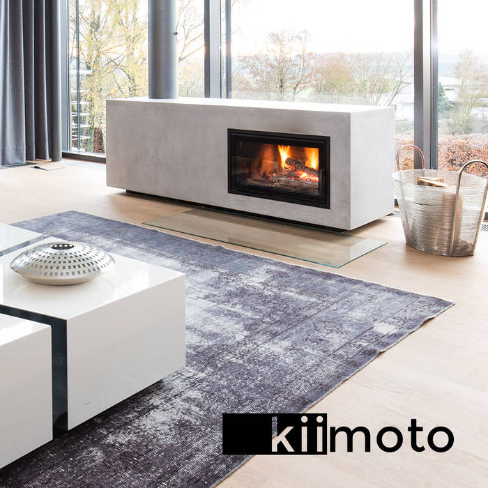 .kii3 | kiimoto - Kaminofen vor Fenster, kiimoto kamine kiimoto kamine Ruang Keluarga Modern Beton Fireplaces & accessories