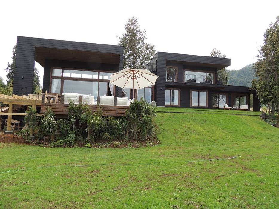 casa en Lago Calafquen Chile, David y Letelier Estudio de Arquitectura Ltda. David y Letelier Estudio de Arquitectura Ltda. Casas de madera Madera Acabado en madera