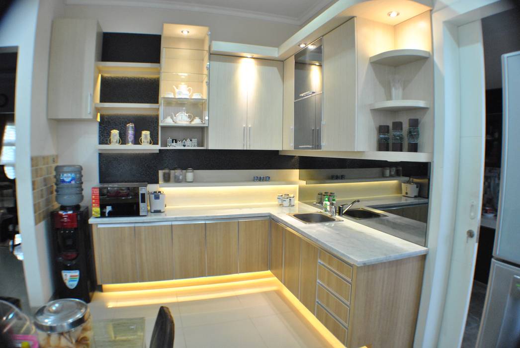 Kitchen Set, Anantawikrama Studio Anantawikrama Studio Dapur Modern Kayu Lapis Cabinets & shelves