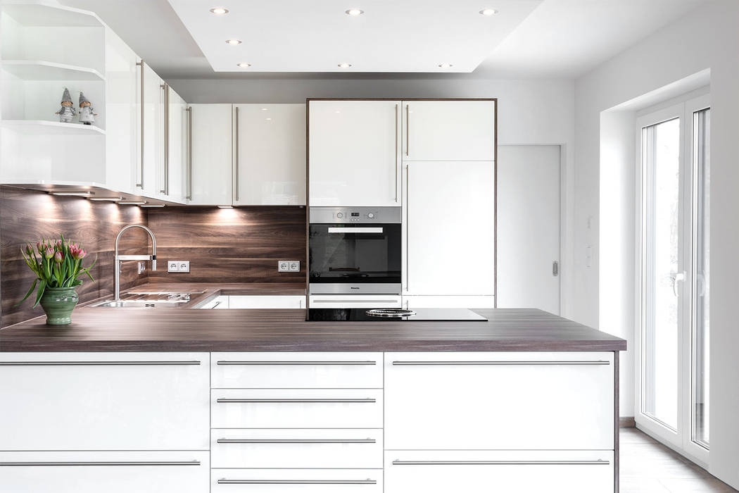 Frühlingsfrische küche in u-form: küche von böhm interieur, | homify Frühlingsfrische küche in u-form: küche von böhm interieur, | homify