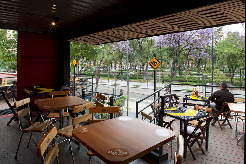 Patio container, boutique de arquitectura (sonotectura + refaccionaria