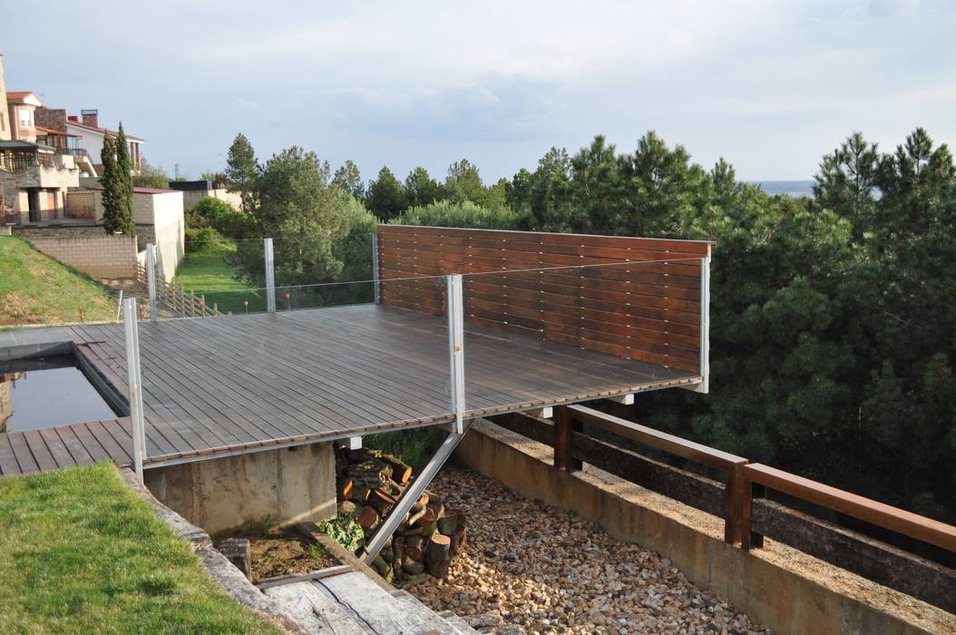 Solárium en piscina URBAQ arquitectos s.l. Piscinas de estilo minimalista Madera Acabado en madera