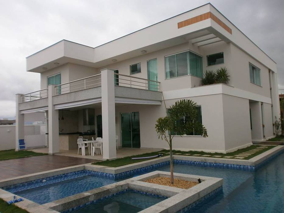 Residência modernista no Cond. Athenas, Ronaldo Linhares Arquitetura e Arte Ronaldo Linhares Arquitetura e Arte 獨棟房