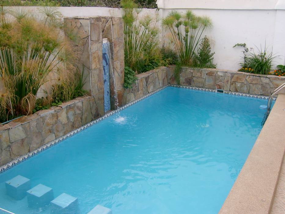 homify Spa mediterrâneo Pedra Acessórios para a piscina e spa