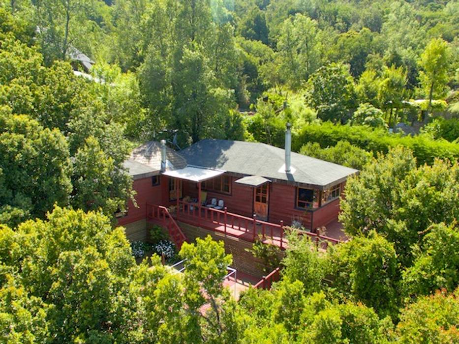 ​En Bosque Nativo · Cajón del Maipo, Francisco Vicuña Balaresque Francisco Vicuña Balaresque Casas de estilo rústico