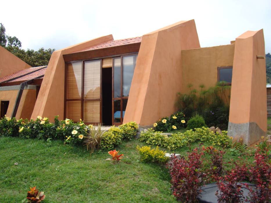 CASA TERRACOTA, CUNA ARQUITECTURA INGENIERÍA SOSTENIBLE CUNA ARQUITECTURA INGENIERÍA SOSTENIBLE منزل سلبي حجر رملي