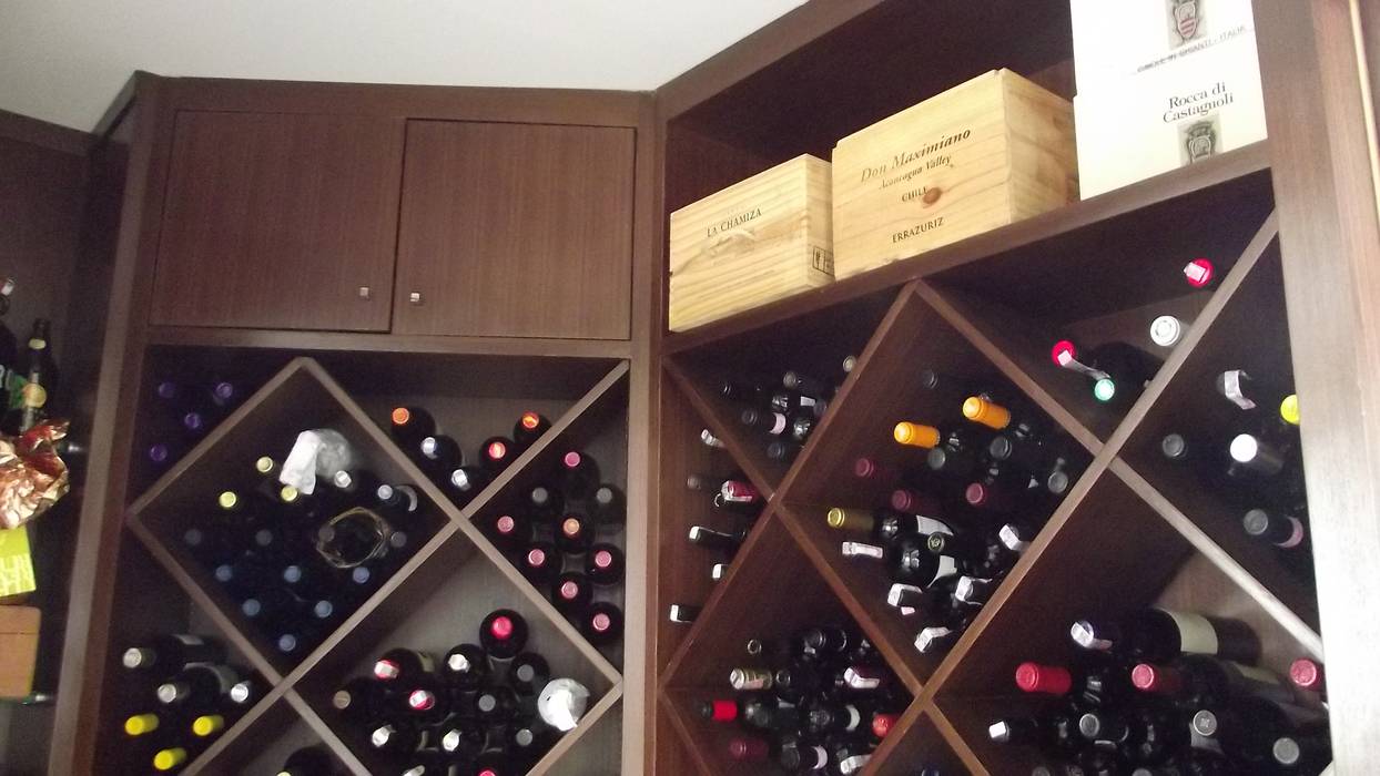 Adega climatizada., Mittel Comercial Mittel Comercial Classic style wine cellar Wood Wood effect