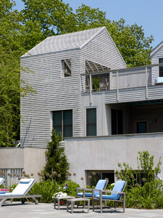 Town Lane Residence, Amagansett, NY, BILLINKOFF ARCHITECTURE PLLC BILLINKOFF ARCHITECTURE PLLC Balkon, Beranda & Teras Gaya Country