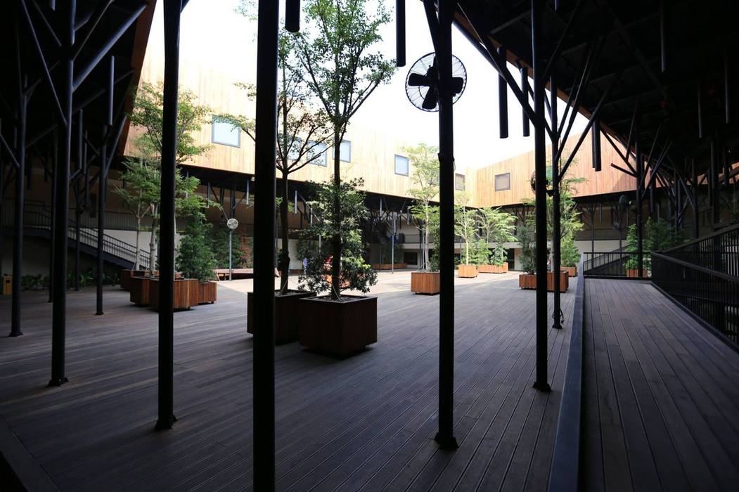 GEM CENTER, TA LANDSCAPE ARCHITECTURE TA LANDSCAPE ARCHITECTURE Commercial spaces Nhà hàng