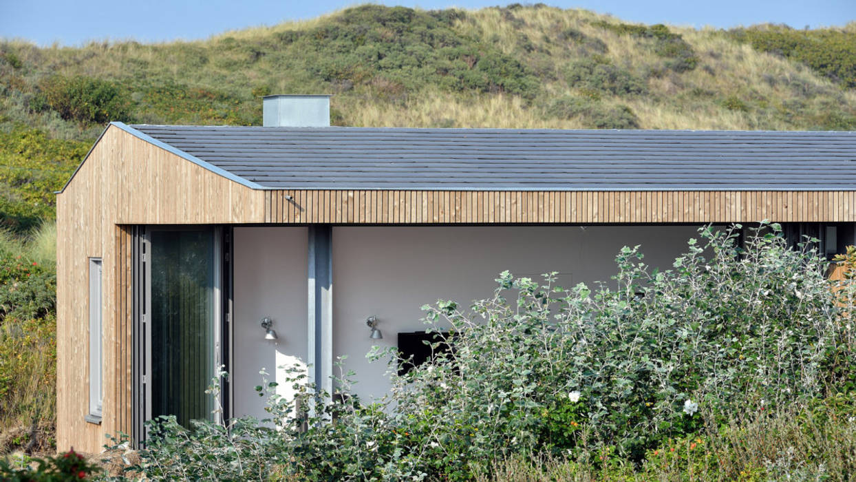 Luxe vakantiehuisje in de duinen van Vlieland, BNLA architecten BNLA architecten Дома в стиле минимализм