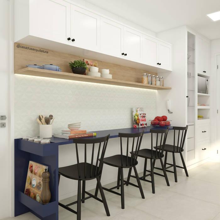 COZINHA | Mesa pequenas refeições + armário suspenso + cristaleira CASA DUE ARQUITETURA Cozinhas pequenas cozinha,mesa de refeições,Iluminação de cozinha,armário suspenso,nicho
