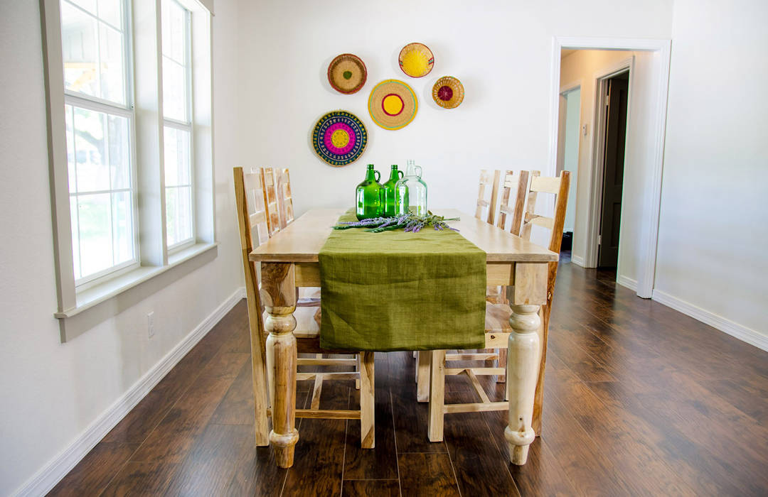 Unik Flip House 2 Williamsburg San Antonio Tx Dining Room Noelia Ünik Designs Mediterranean style dining room flip,sanantonio,texas,fixerupper,remodeling,homestaging,diningroom,farmhouse,interiodesign,unik