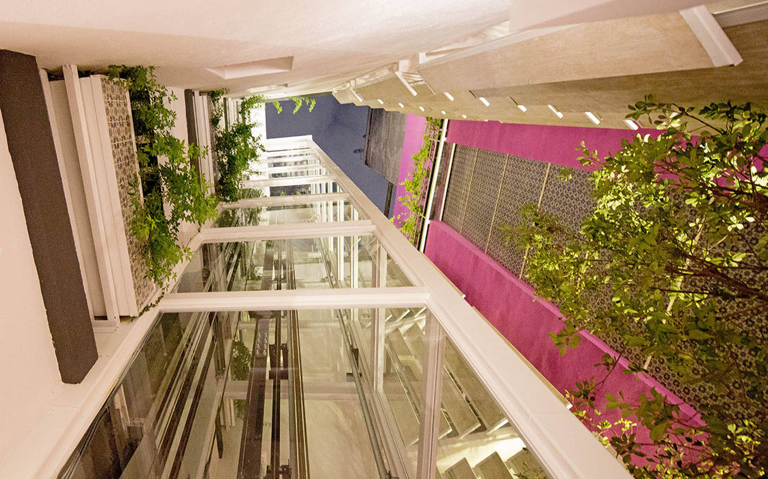 CD8, Boué Arquitectos Boué Arquitectos Modern corridor, hallway & stairs