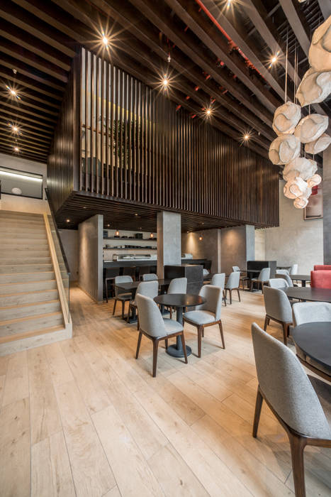 TOSHI Nikkei Restaurant, PALACIO ARQUITECTOS PALACIO ARQUITECTOS 商业空间 餐廳