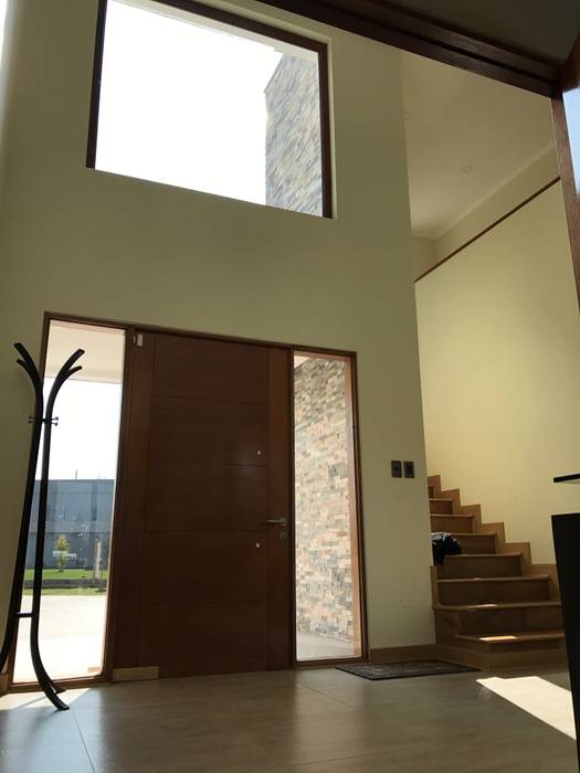Casa El Golf, AtelierStudio AtelierStudio Modern Corridor, Hallway and Staircase