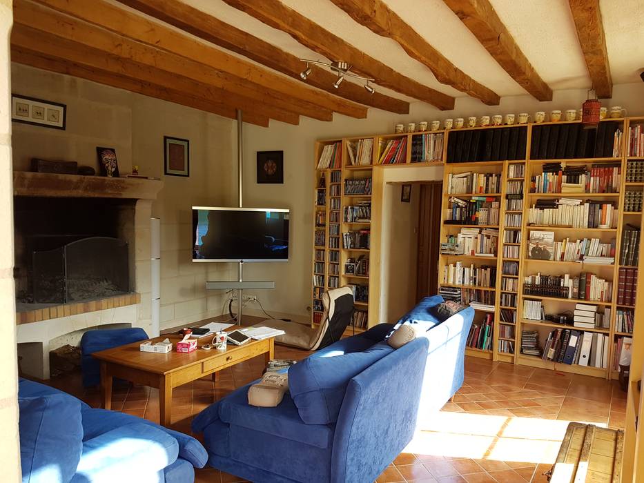 Une longuère mondernisée pour un rendu épuré, MadaM Architecture MadaM Architecture Modern living room