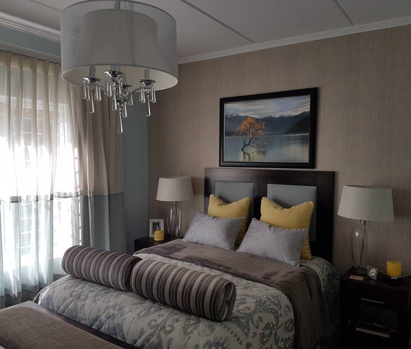 A hint of golden yellow, Sophistique Interiors Sophistique Interiors Modern style bedroom