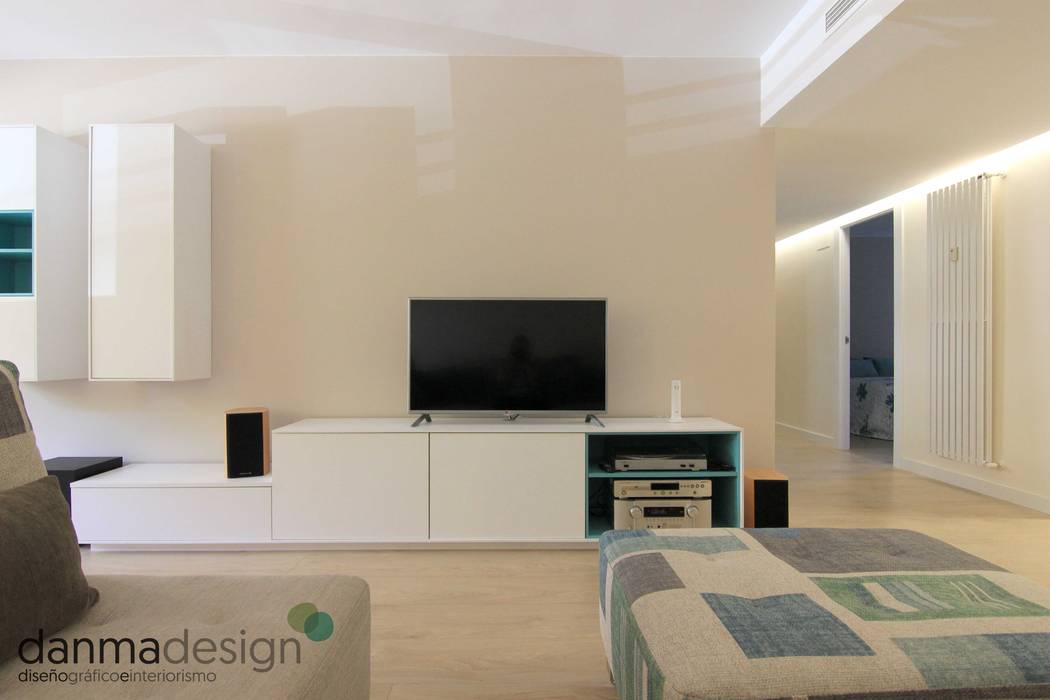 Vivienda Industrial, Danma Design Danma Design Scandinavian style living room Engineered Wood Transparent